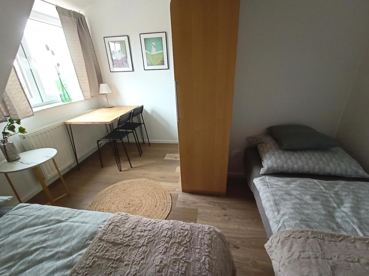 Lemuria Pokoje Hostel Chojnowska A Легница Экстерьер фото