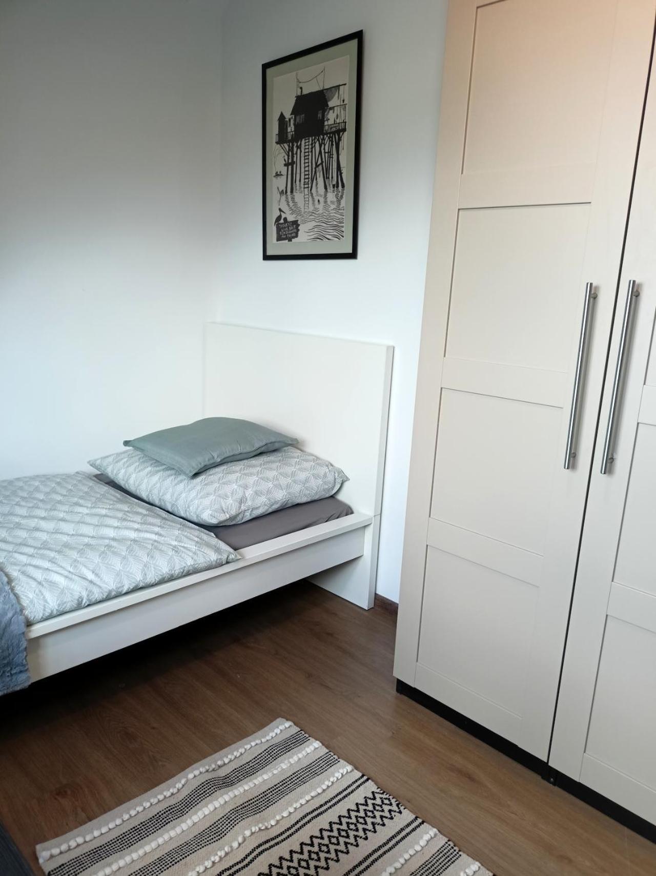 Lemuria Pokoje Hostel Chojnowska A Легница Экстерьер фото